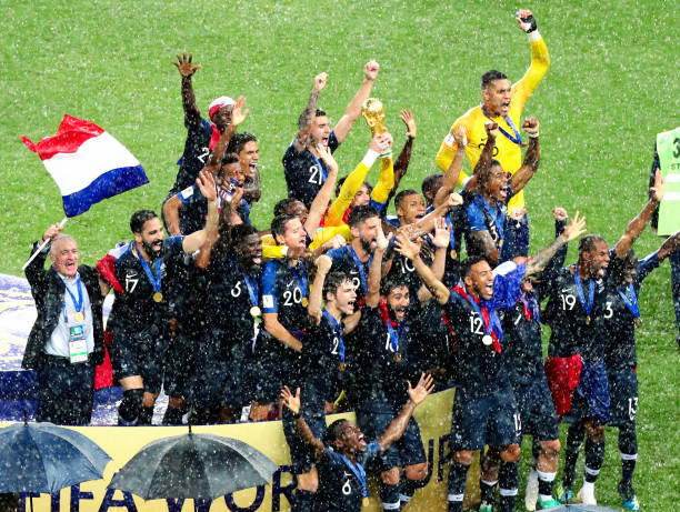 中牢牢占据 中牢牢占据